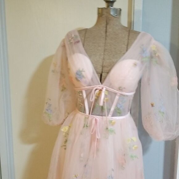 Pastel Castle Corset Gown NWT SIZE 6 - Picture 8 of 17